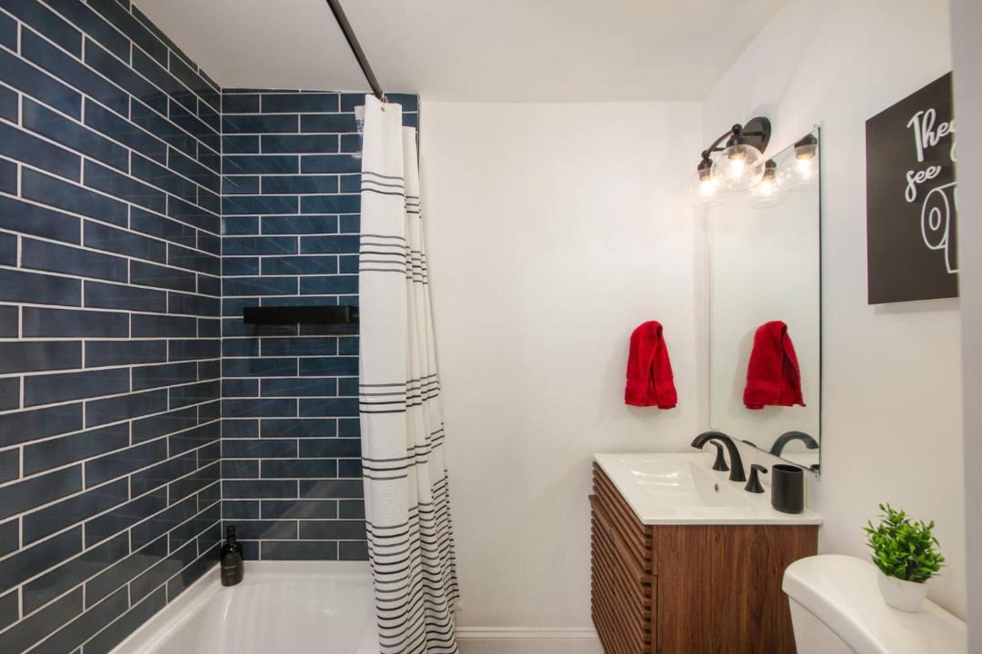 Photo of Bathroom in Weinland Park