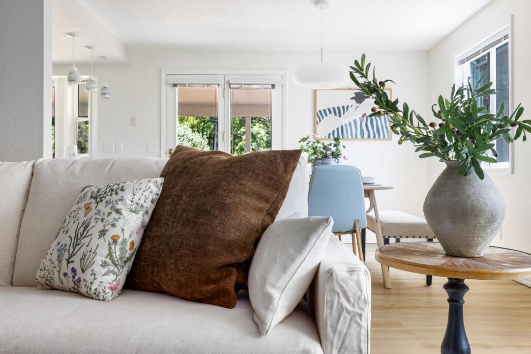 Photo of Livingroom in West Valley