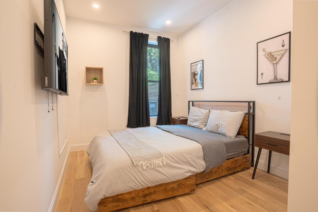 Photo of Bedroom in Ocean Hill