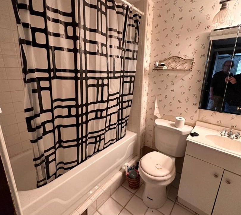 Photo of Bathroom in Southeastern Region