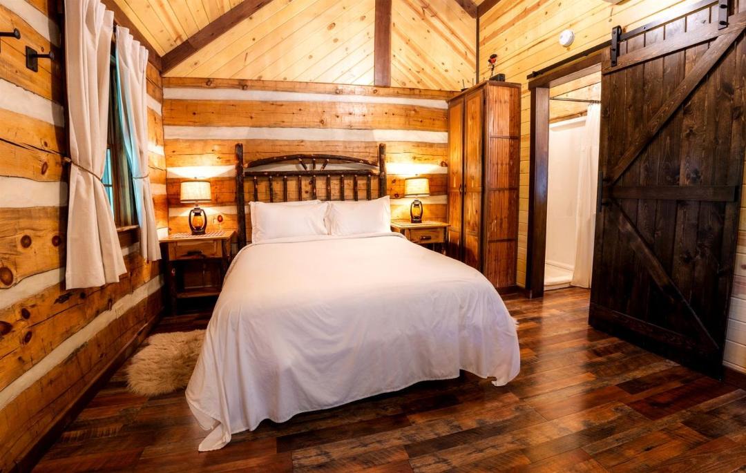 Photo of Bedroom in Allegheny Mountains