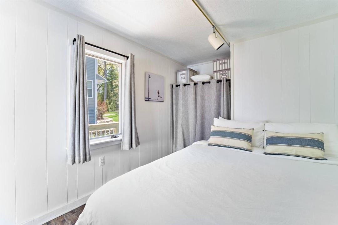 Photo of Bedroom in Highland Lakes