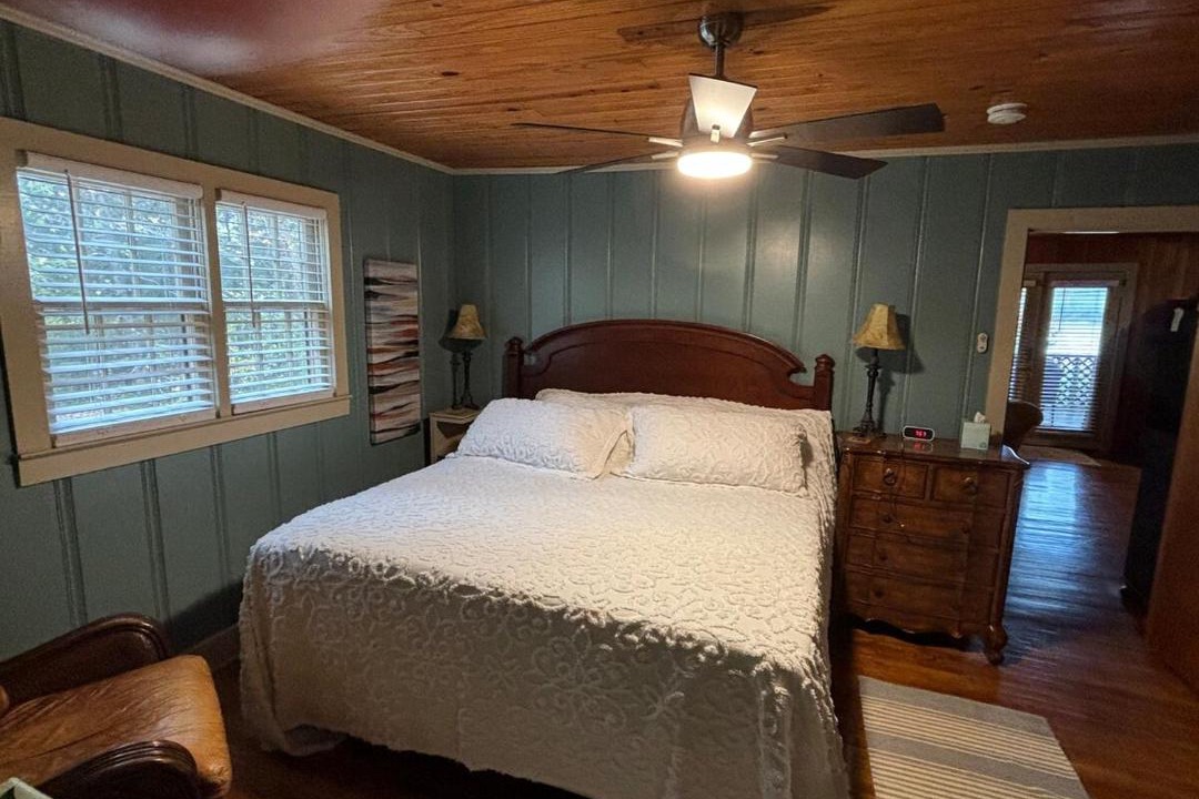 Photo of Bedroom in Newton Falls