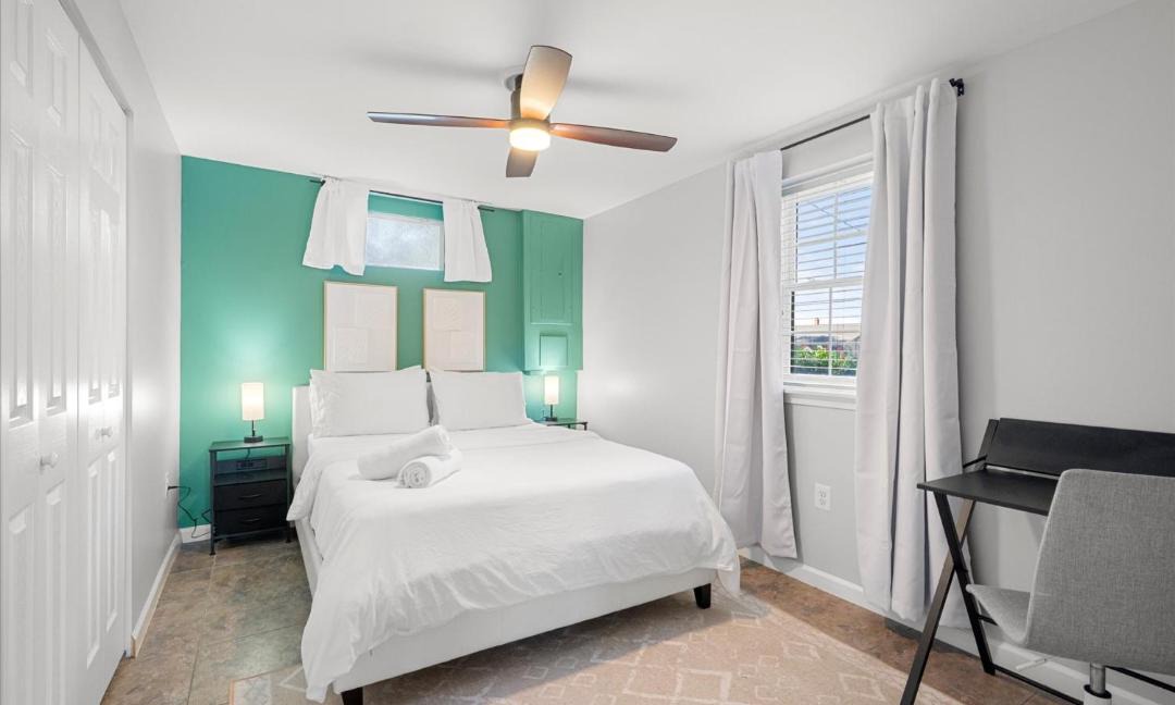 Photo of Bedroom in Jefferson Manor