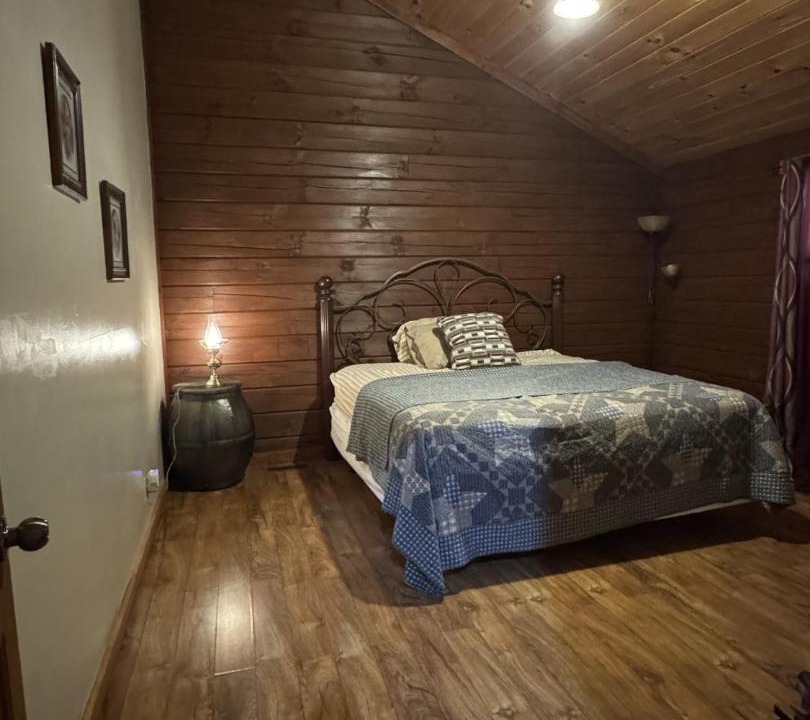 Photo of Bedroom in McArthur