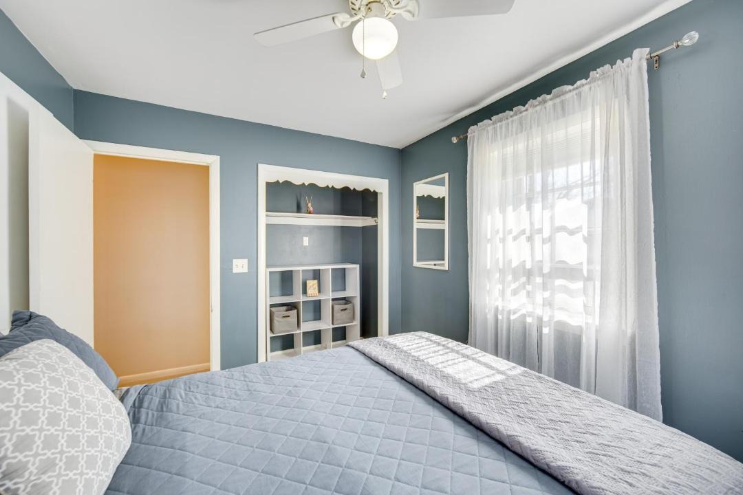 Photo of Bedroom in Gap