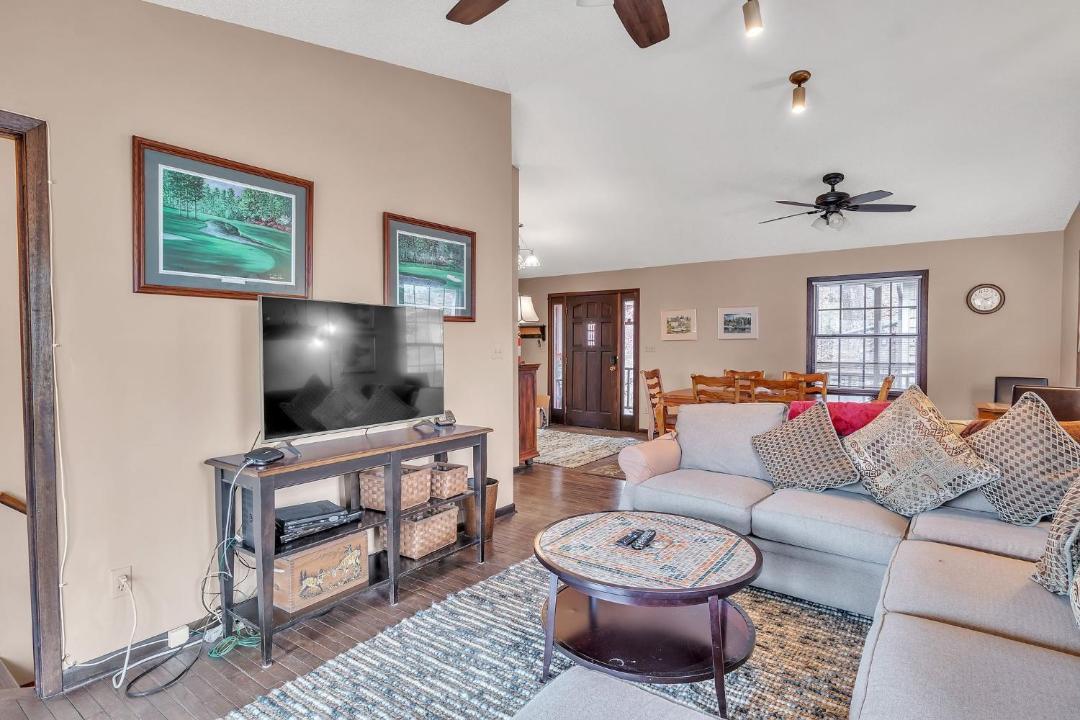 Photo of Livingroom in La Follette