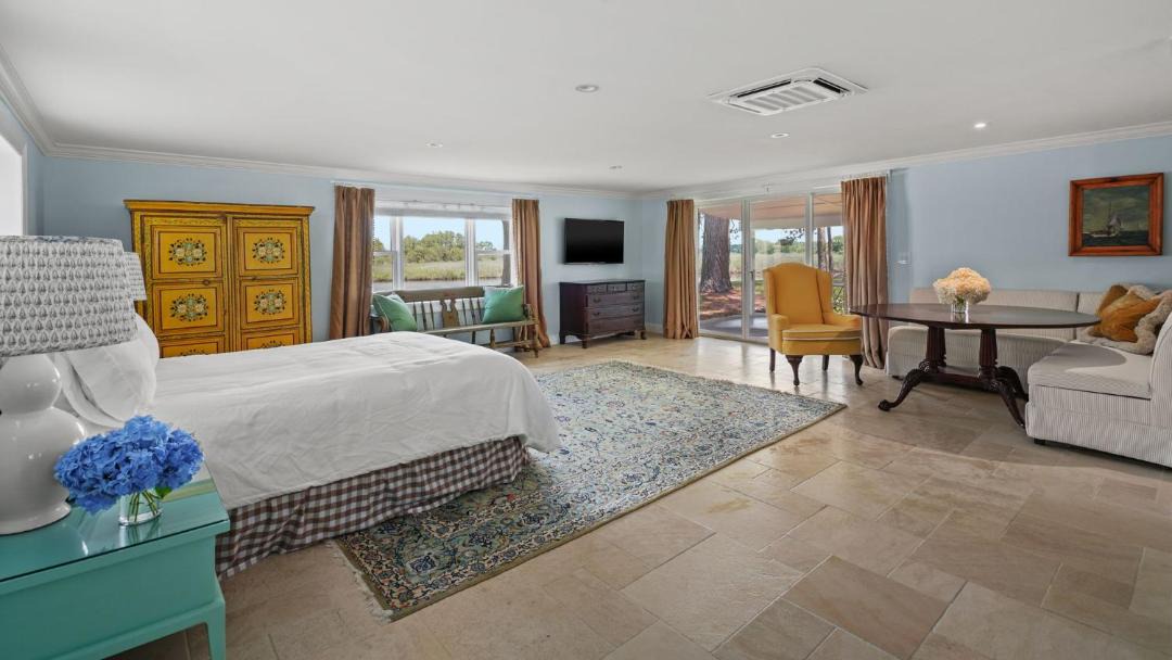 Photo of Bedroom in Temperanceville