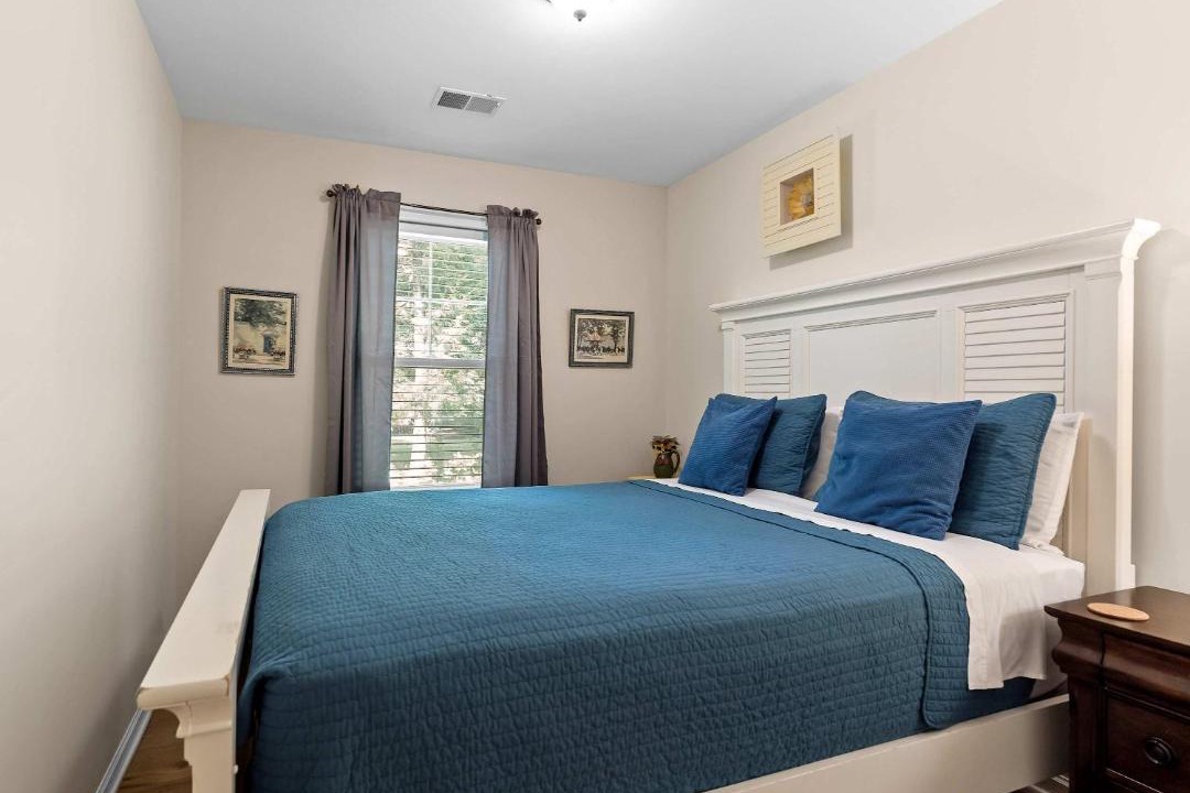 Photo of Bedroom in Kendall