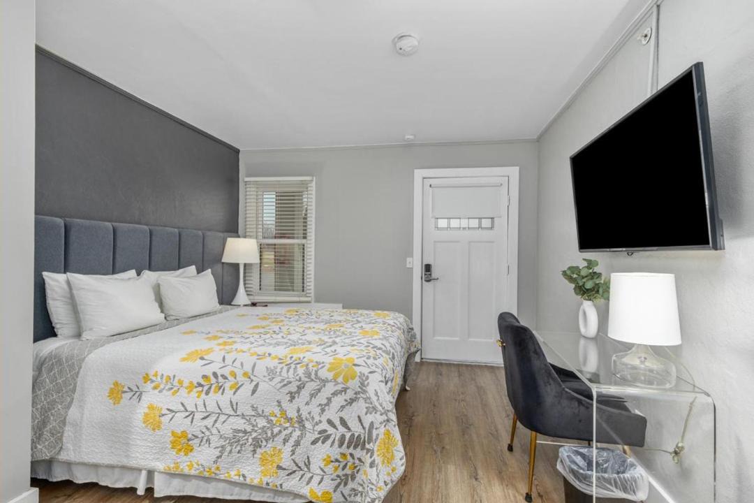 Photo of Bedroom in Douglas