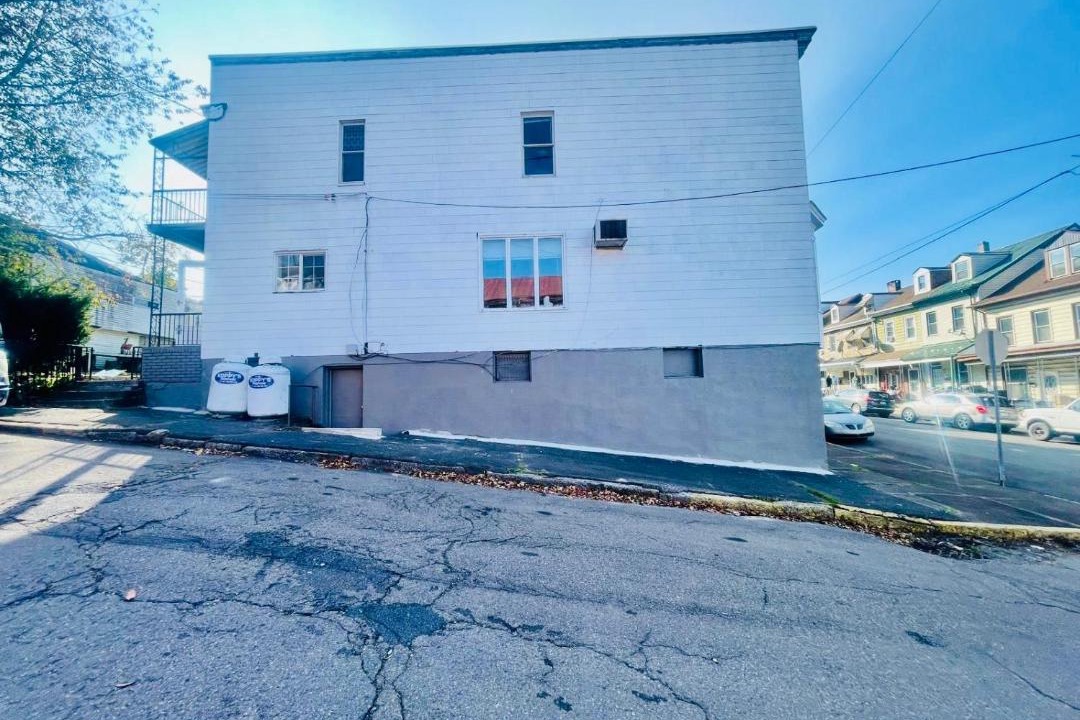 Photo of Buildings in Ashland