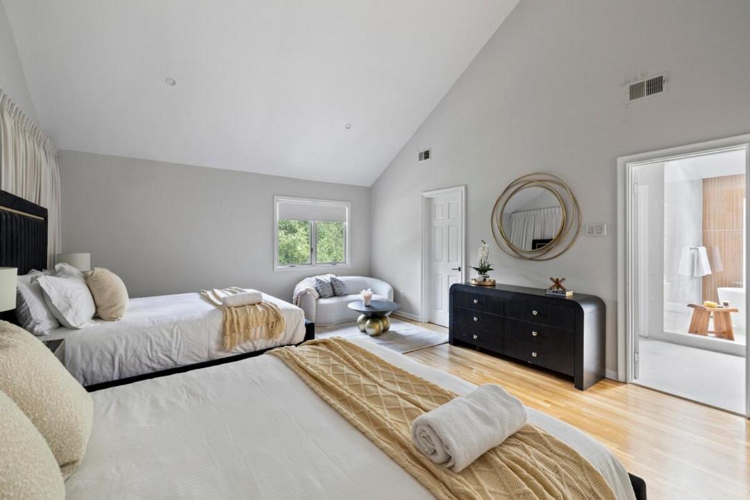 Photo of Bedroom in Airmont