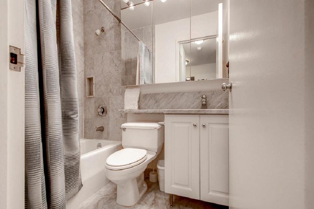 Photo of Bathroom in Central Park South