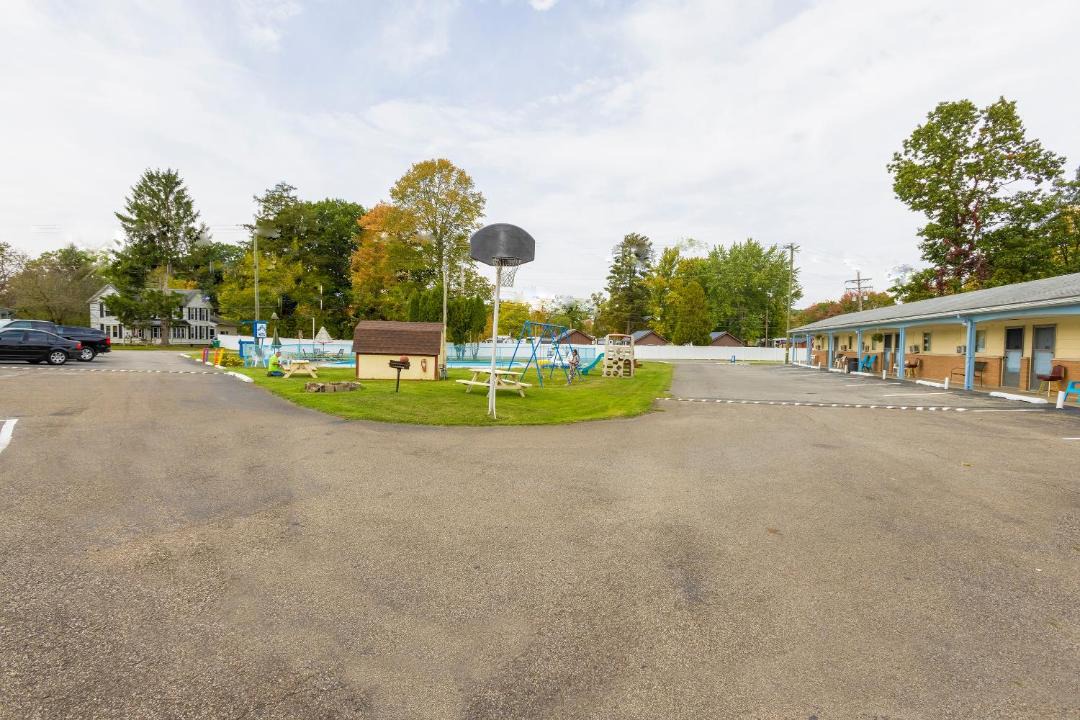 Photo of Others in Conneaut Lakeshore