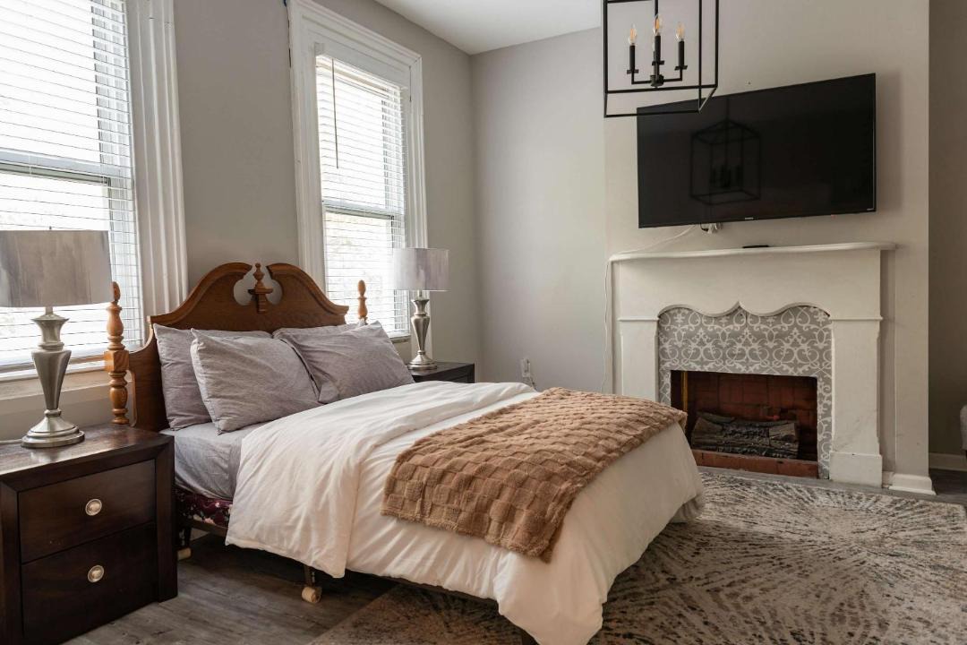 Photo of Bedroom in Central Northside