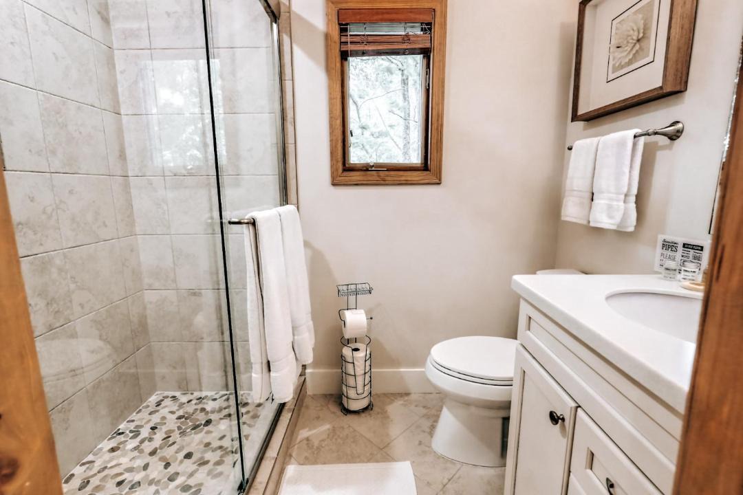 Photo of Bathroom in Dillard