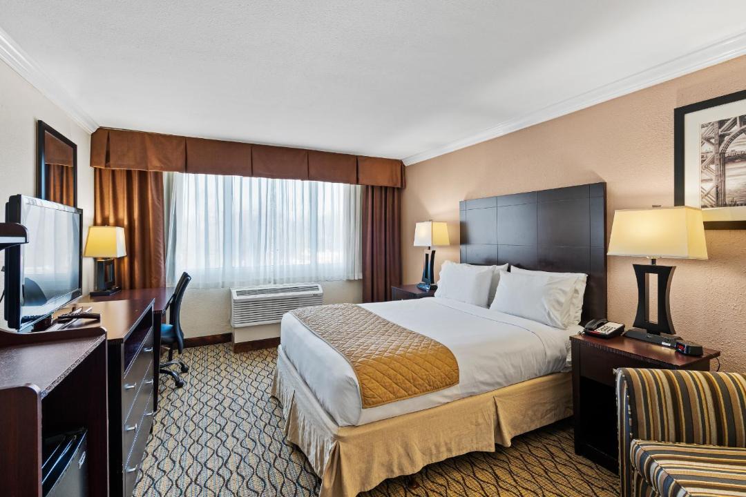 Photo of Bedroom in Fort Lee