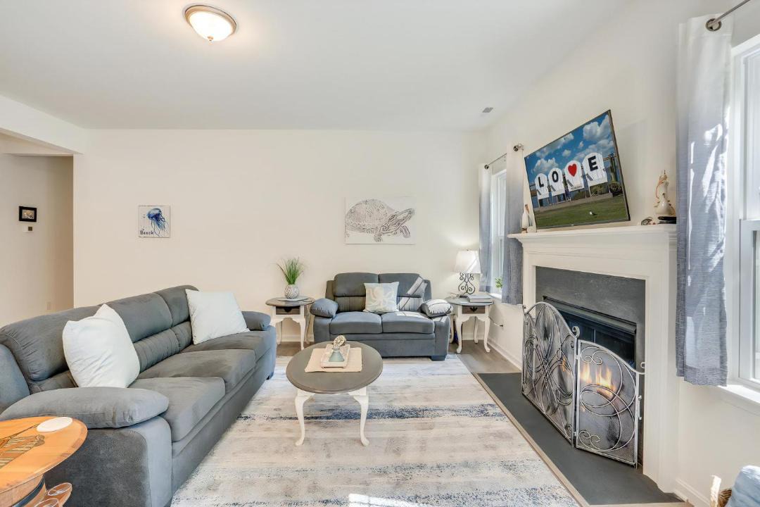 Photo of Livingroom in Captain's Cove