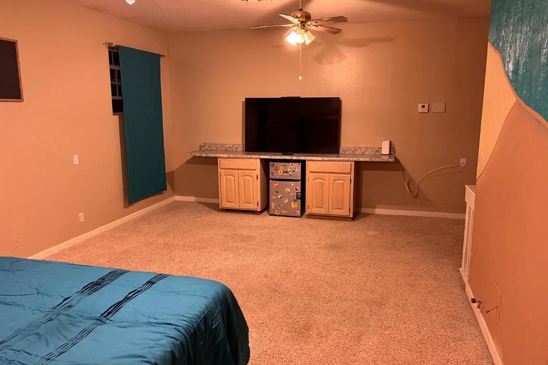 Photo of Bedroom in F. Q. Story