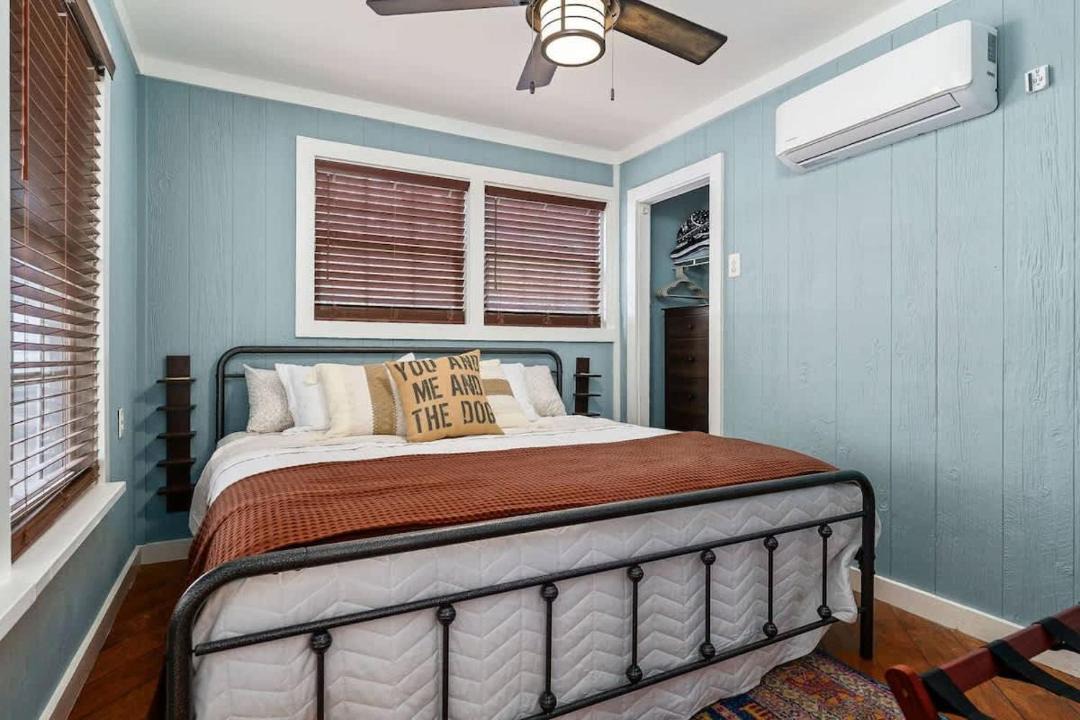 Photo of Bedroom in Smithville