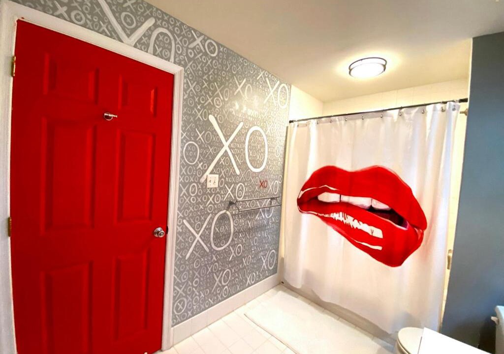 Photo of Bathroom in Graduate Hospital