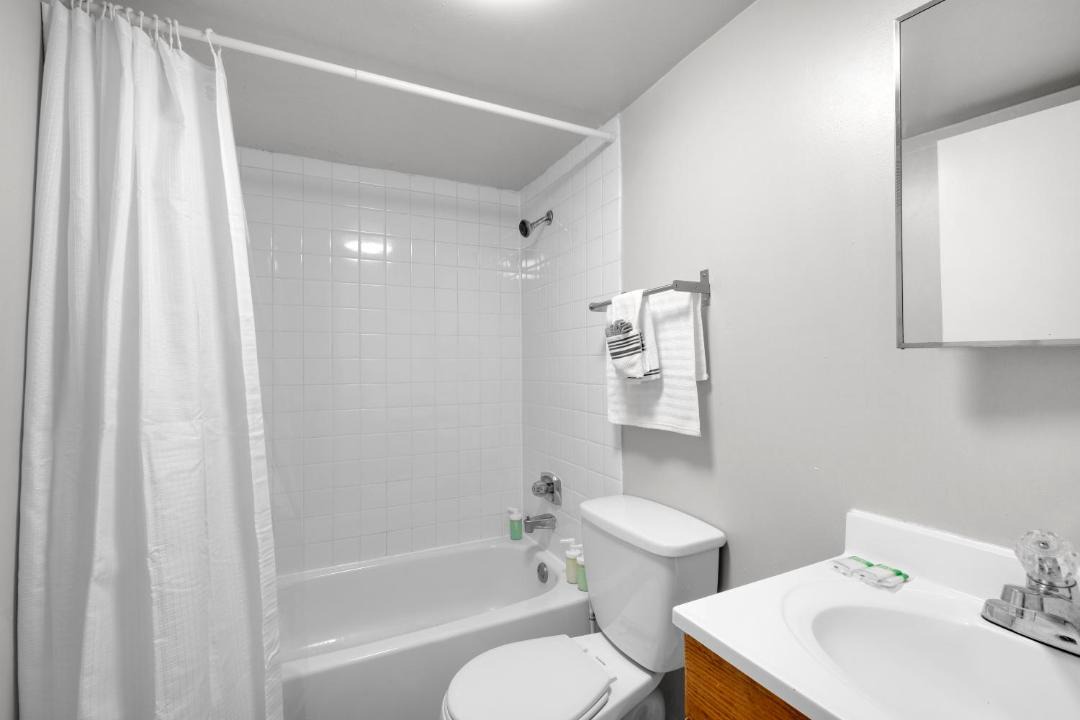 Photo of Bathroom in Graduate Hospital