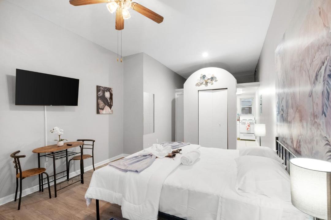 Photo of Bedroom in Graduate Hospital