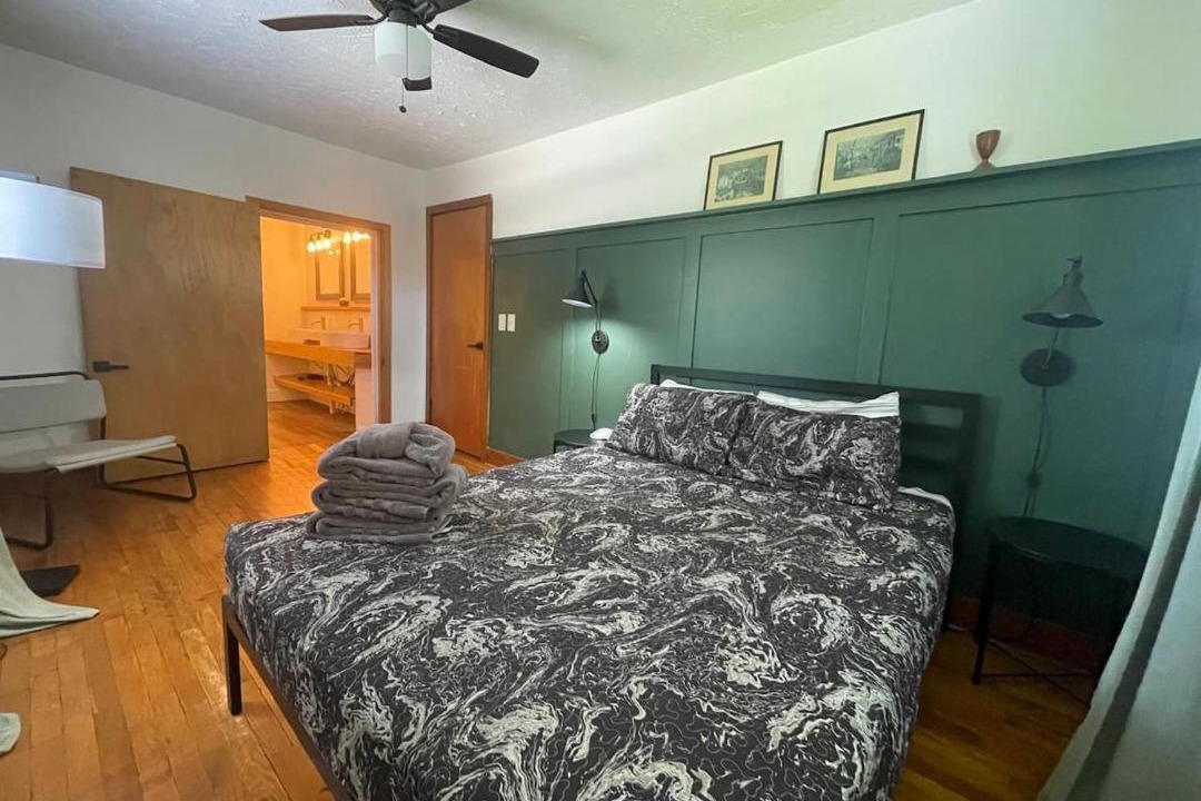 Photo of Bedroom in Knoxville