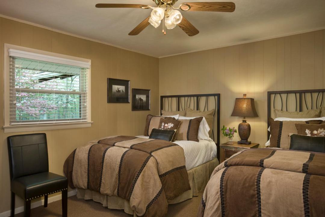 Photo of Bedroom in Crossville