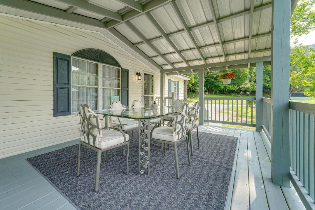 Photo of Patio Balcony in Belle