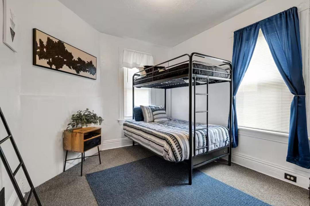 Photo of Bedroom in Pittsburgh