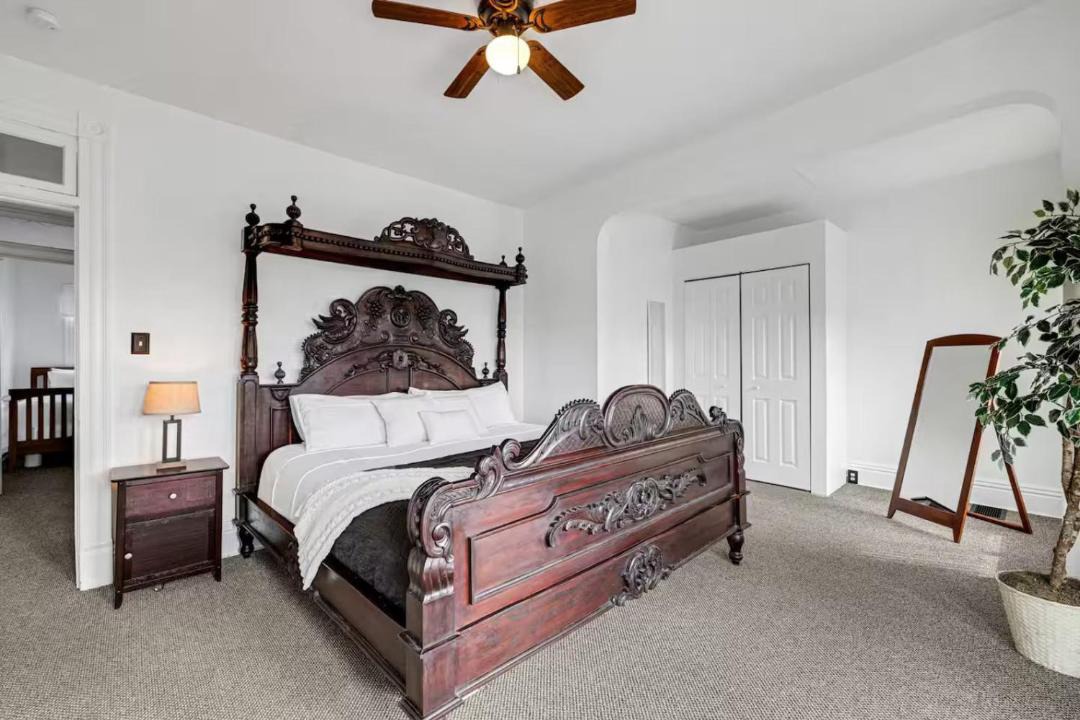 Photo of Bedroom in Pittsburgh