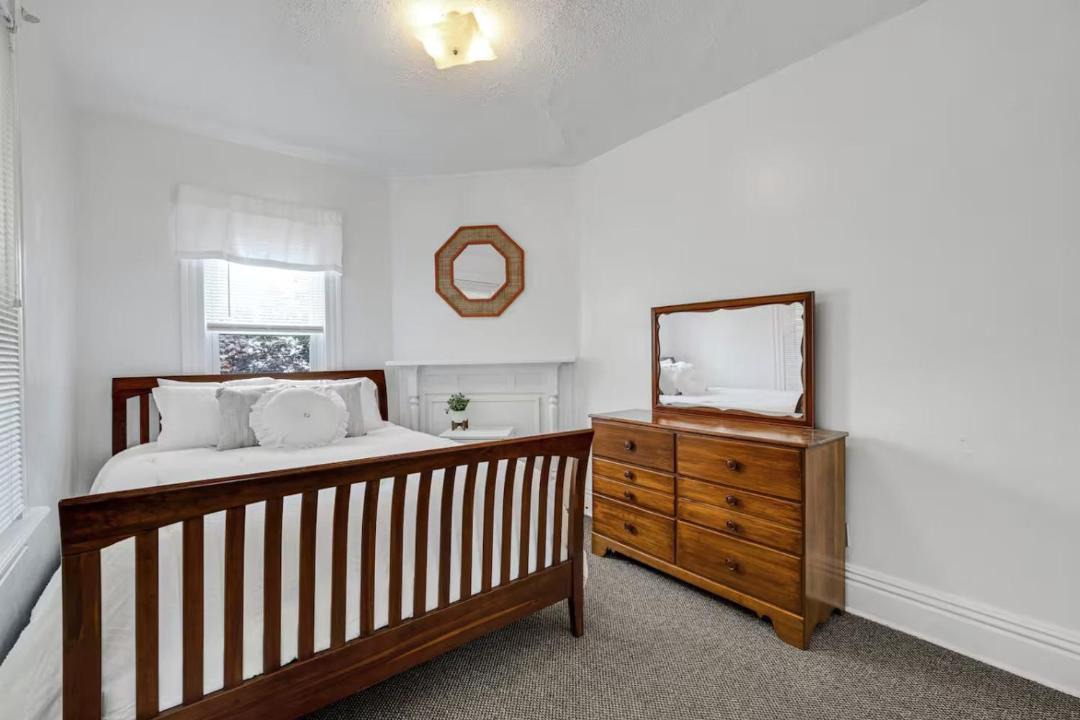 Photo of Bedroom in Pittsburgh