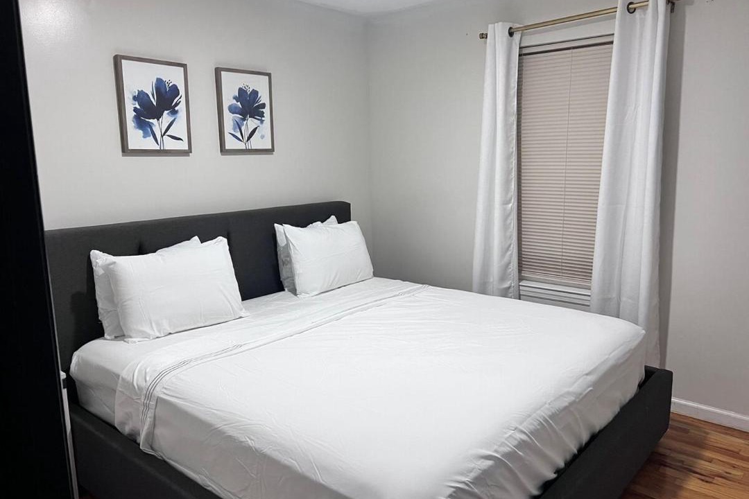 Photo of Bedroom in Newark