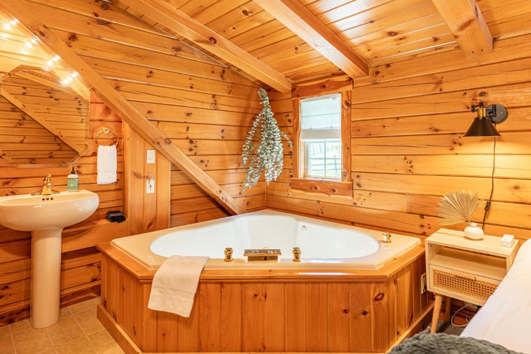 Photo of Bathroom in Millersburg
