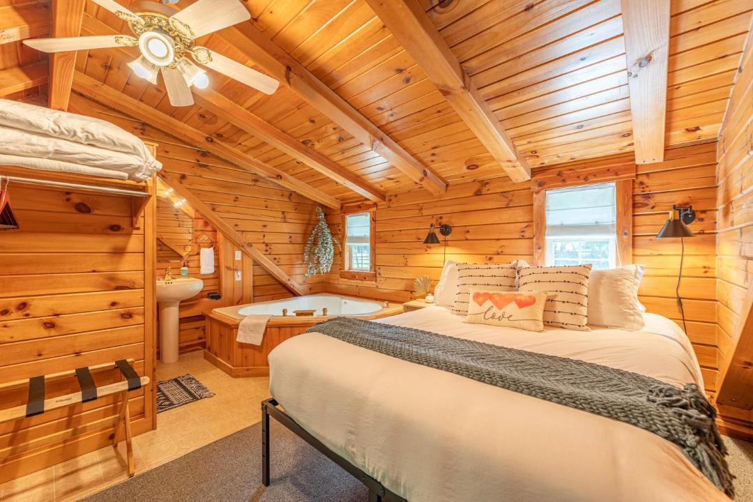 Photo of Bedroom in Millersburg