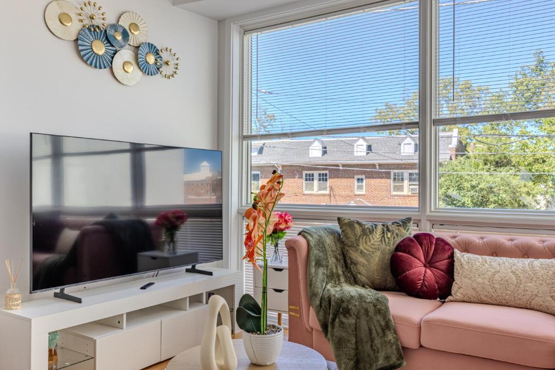 Photo of Livingroom in 16th Street Heights