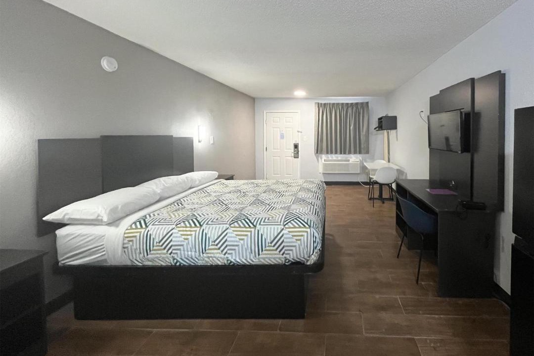 Photo of Bedroom in Hurricane