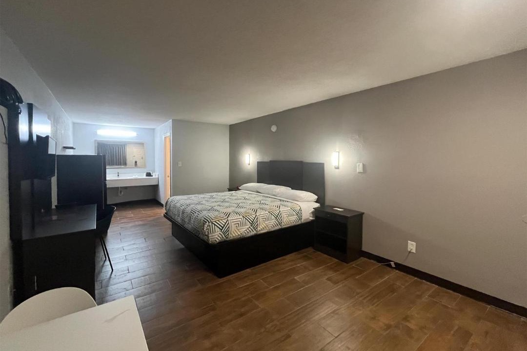 Photo of Bedroom in Hurricane