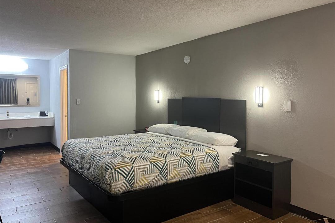 Photo of Bedroom in Hurricane