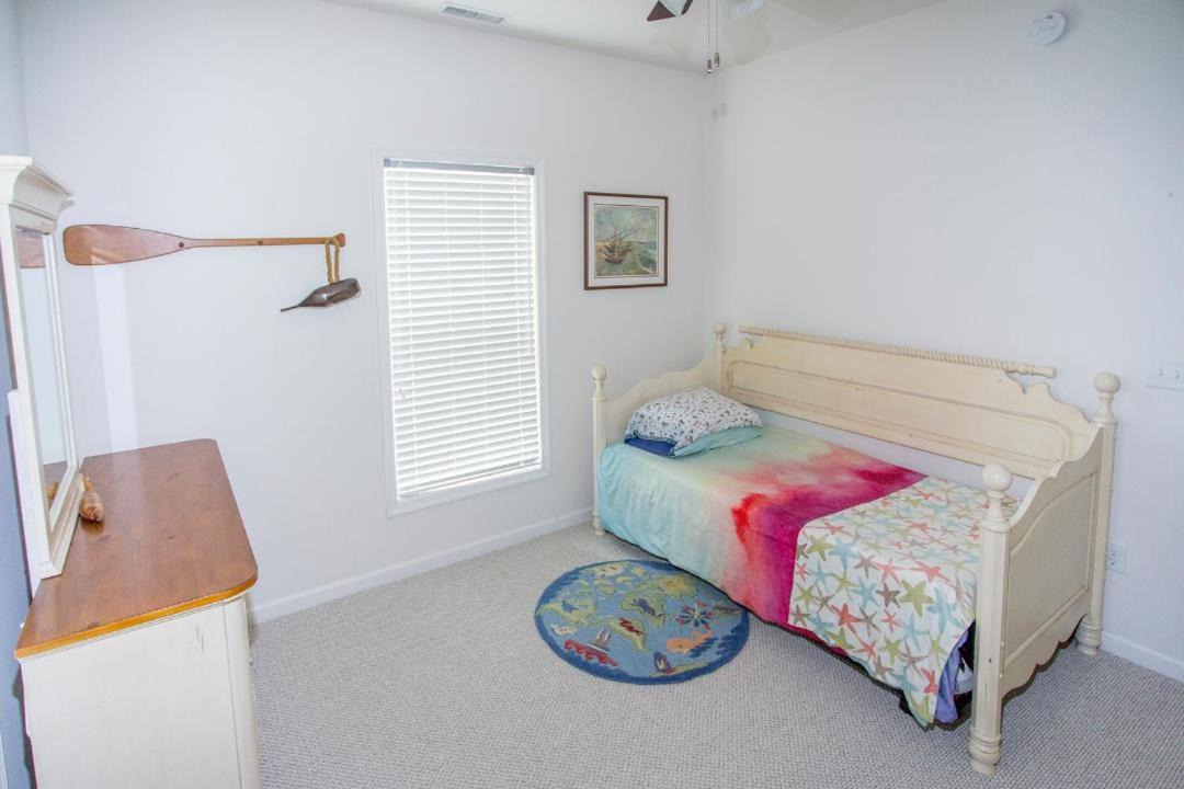 Photo of Bedroom in Piney Island