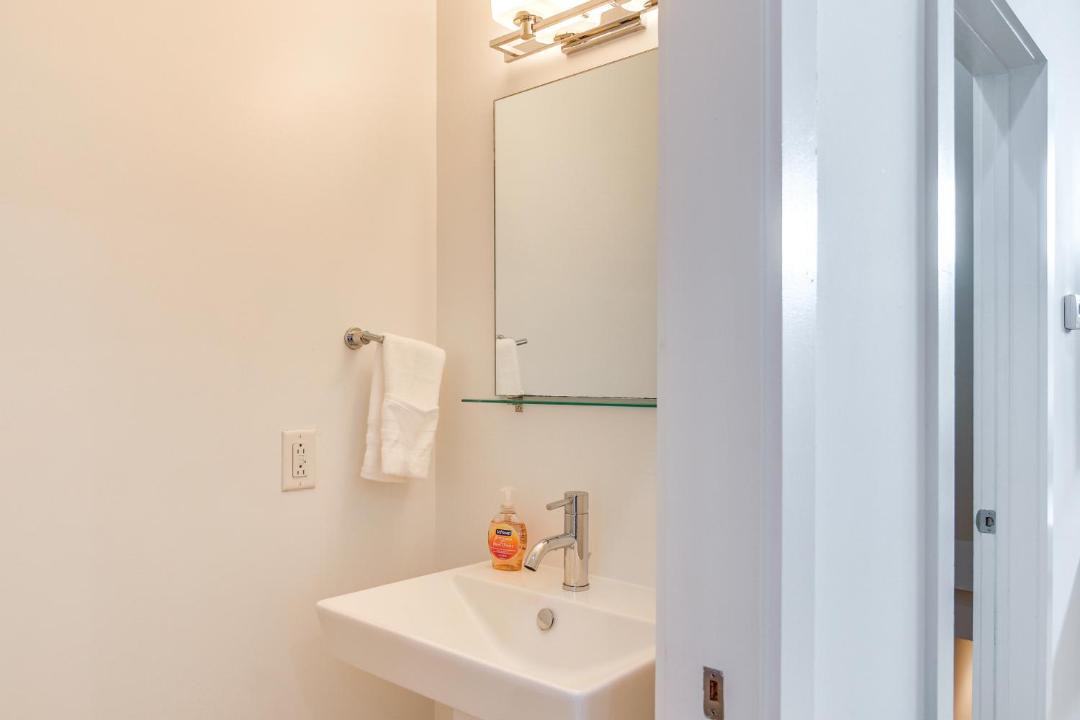 Photo of Bathroom in Old City