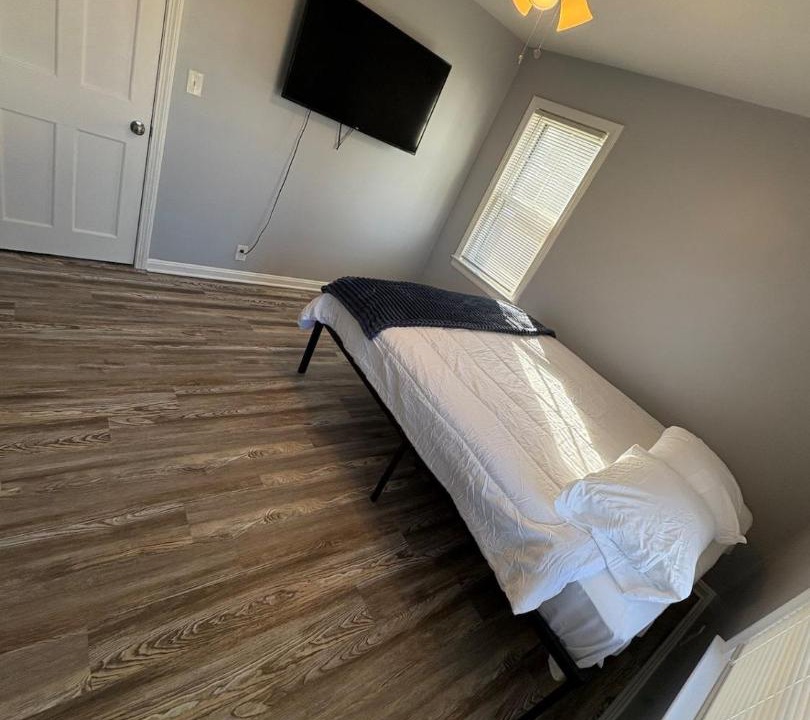 Photo of Bedroom in Euclid