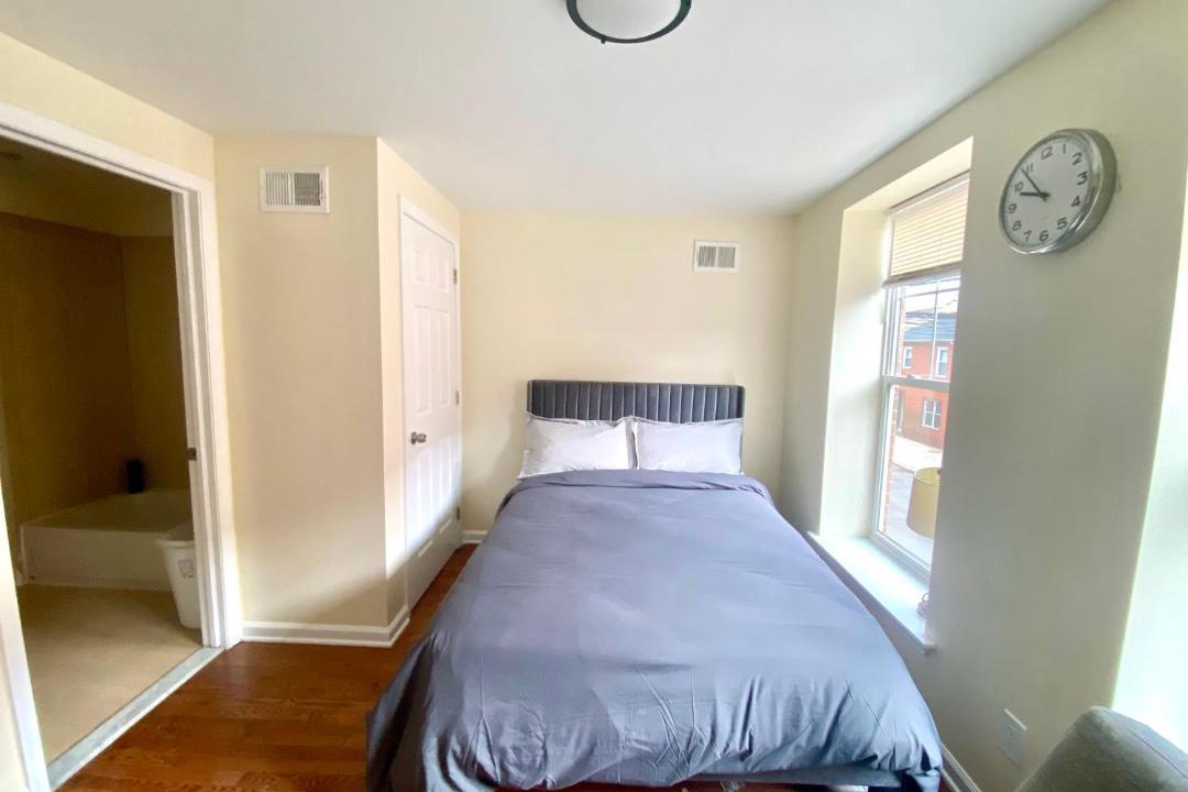 Photo of Bedroom in Hawthorne