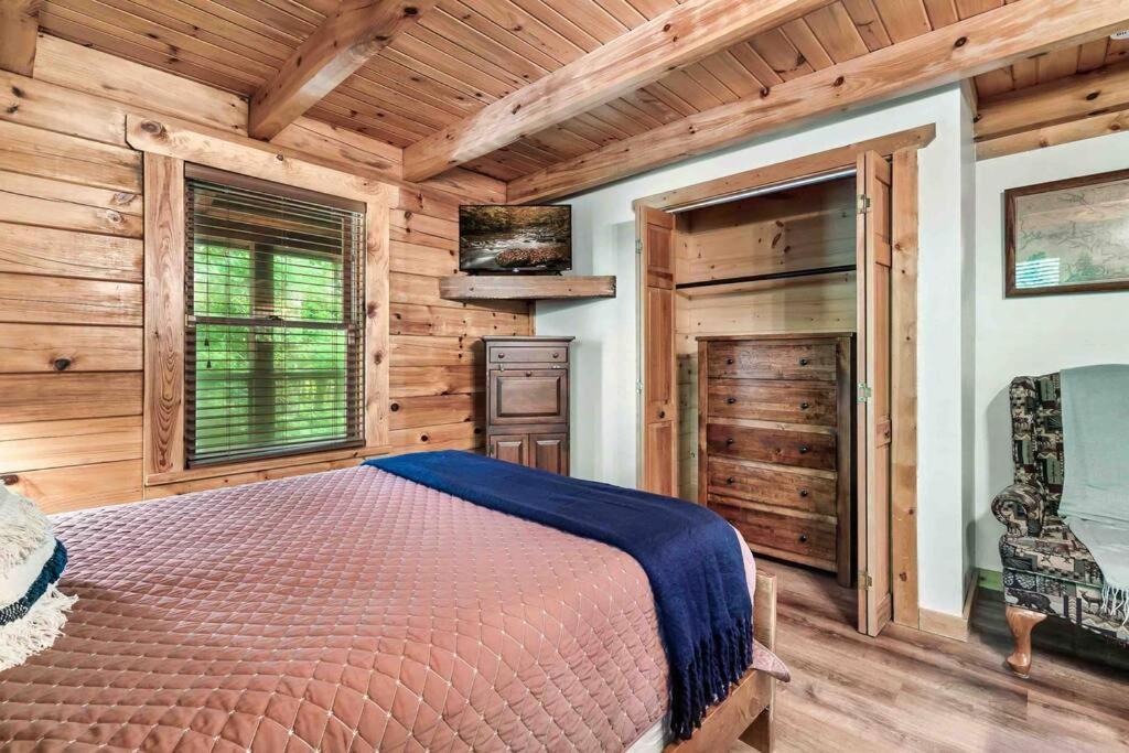 Photo of Bedroom in Pittman Center