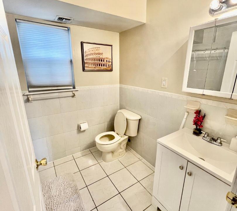 Photo of Bathroom in Newark