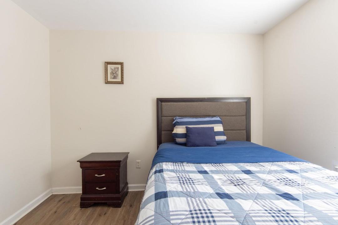 Photo of Bedroom in Newark