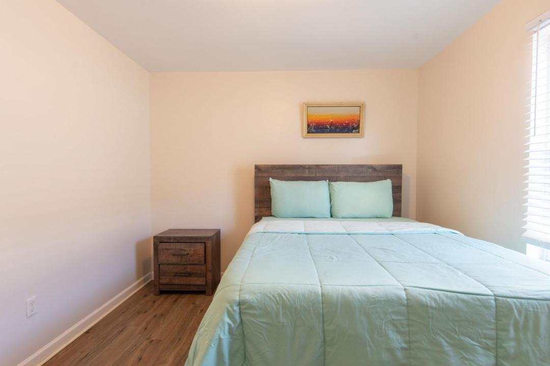 Photo of Bedroom in Newark