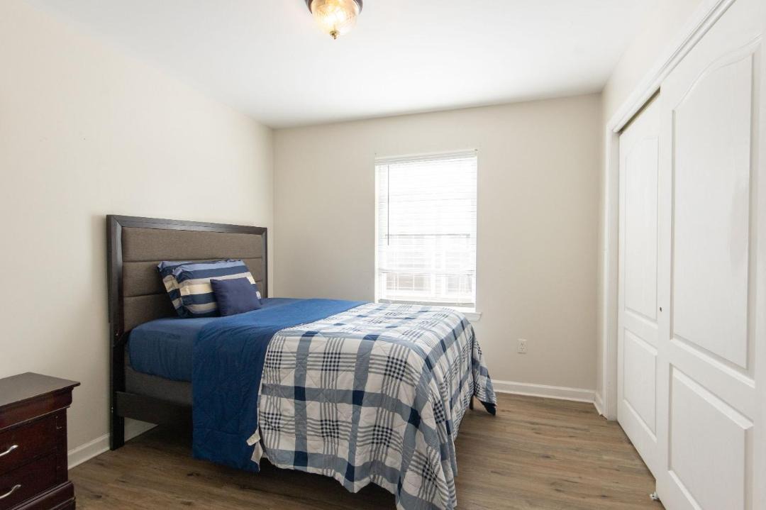 Photo of Bedroom in Newark
