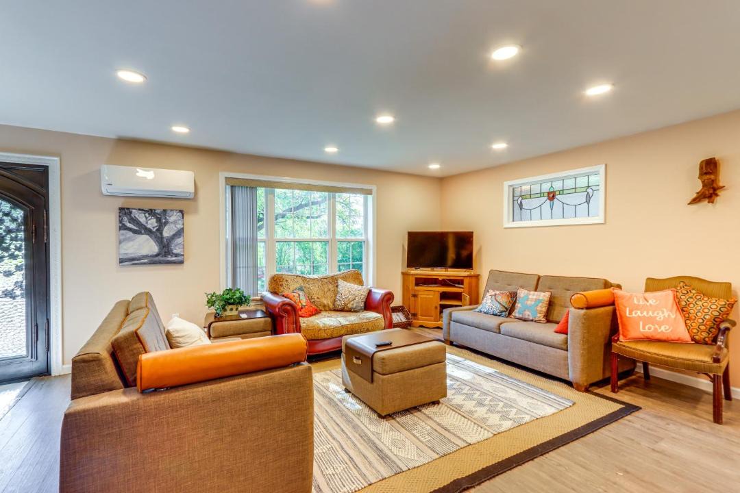 Photo of Livingroom in Dahlonega
